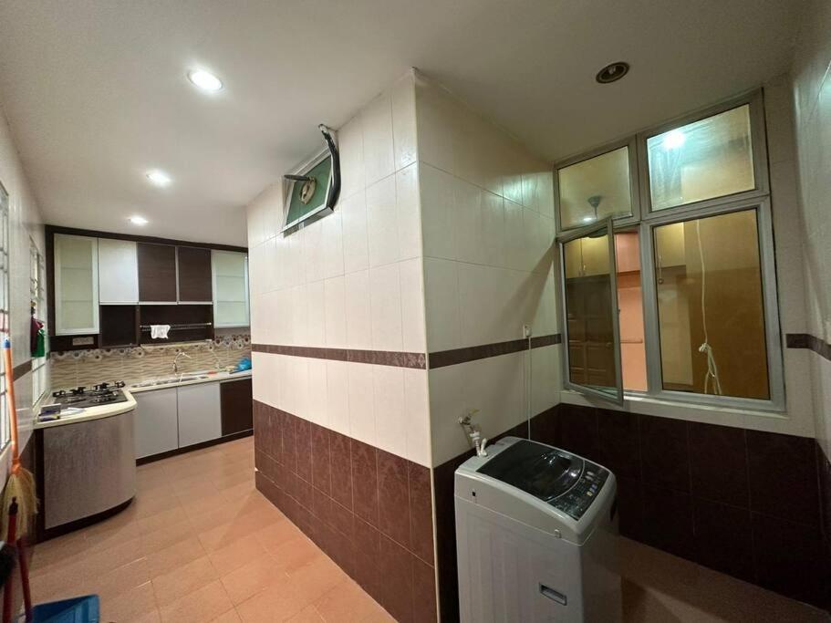 Muslim Suite Home @ Airport Bayan Lepas Penang Exterior photo