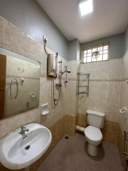 Muslim Suite Home @ Airport Bayan Lepas Penang Exterior photo